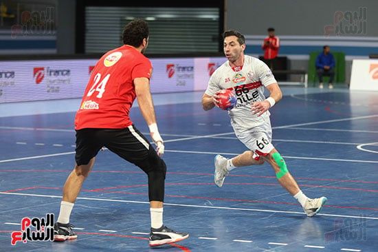 الأهلي يتقدم على الزمالك 14-13 بالشوط الأول في قمة محترفي اليد