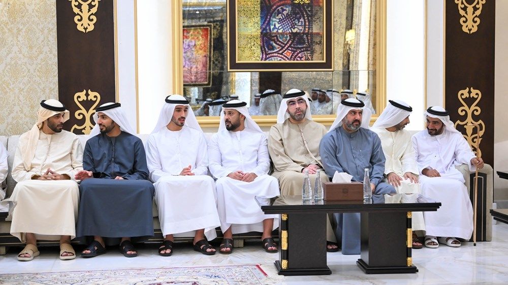 حميد بن راشد يتقبل تعازي حاكمي الفجيرة وأم القيوين والشيوخ في وفاة الشيخ سعيد بن راشد النعيمي