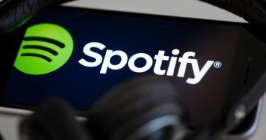 تكنولوجيا: الرئيس التنفيذى لـ Spotify يصف امتثال أبل للاتحاد الأوروبى بأنه "مهزلة"