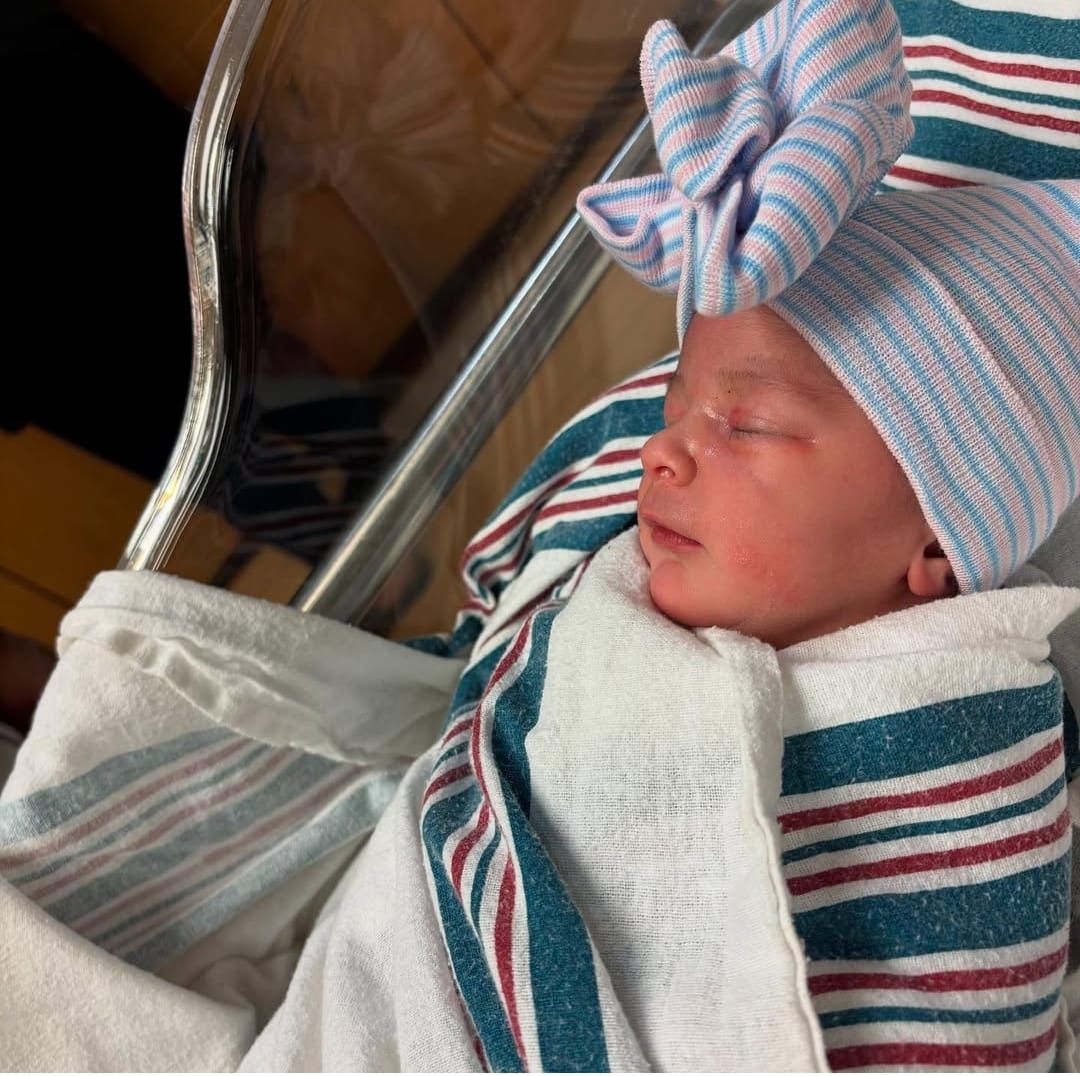 على فرج ونور الطيب بطلا الاسكواش يُرزقان بابنتهما الثانية ملك