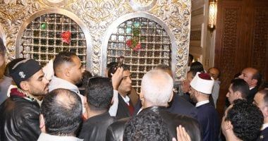 وزير الأوقاف يتفقد مسجد السيدة زينب ويؤكد: نظافة المساجد وإنارتها وصيانتها ضرورة