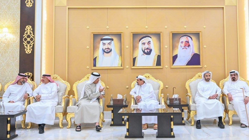 حميد بن راشد يتقبل تعازي سعود بن صقر والشيوخ في وفاة الشيخ سعيد بن راشد النعيمي