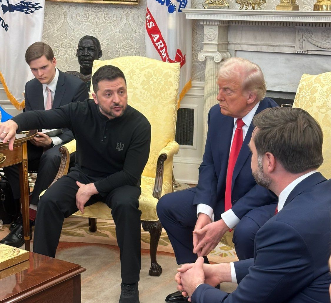 زيلينسكي يهين الرئيس الأمريكي ونائبه في البيت الأبيض.. وترامب يطرده