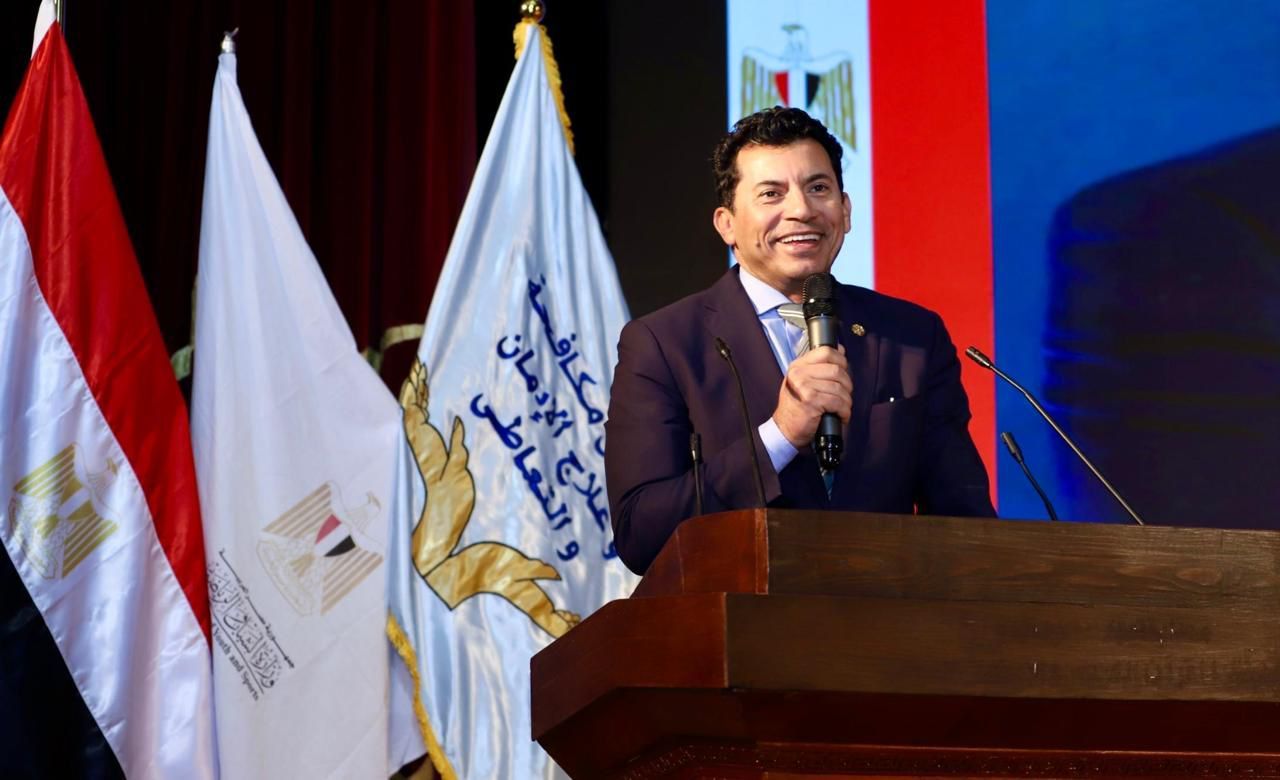 وزير الشباب ومحافظ بورسعيد ومدير صندوق مكافحة الإدمان يحاورن الشباب عن مواجهة تعاطى المخدرات