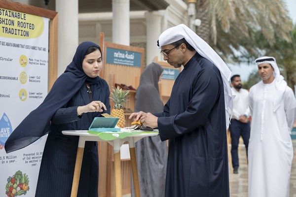 منصور بن زايد يستقبل فريق مبادرة "نعمة"