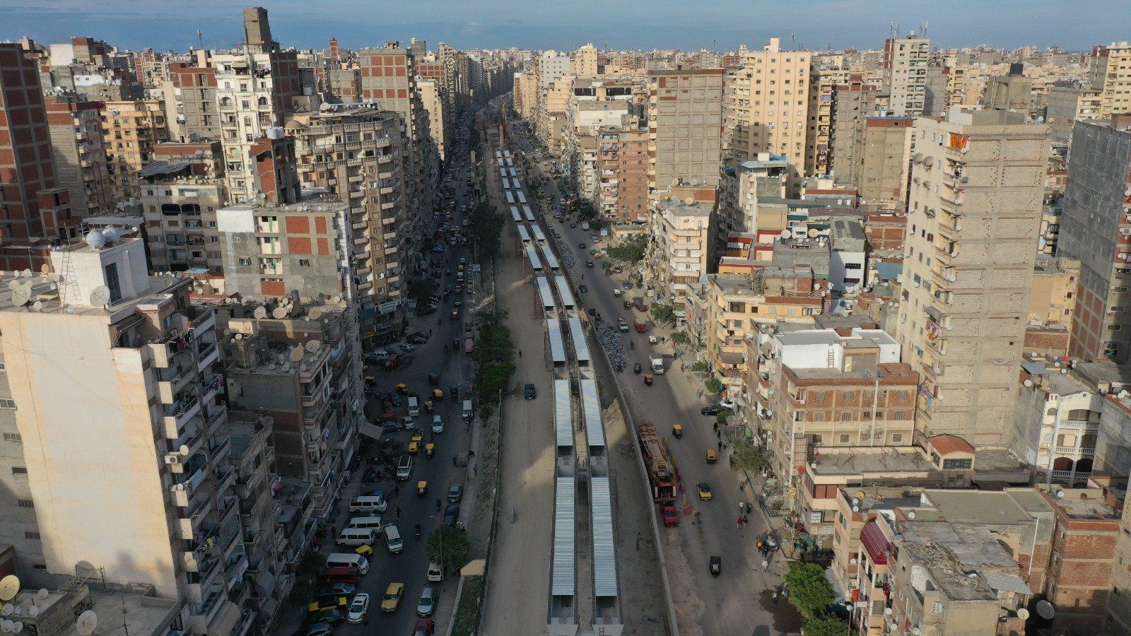 شاهد تركيب الكمرات للمرحلة الأولى من مترو الإسكندرية