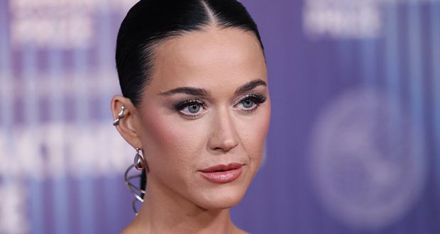 كاتي بيري في رحلة إلى الفضاء قريبًا.. إليكم ما كشفته المصادر