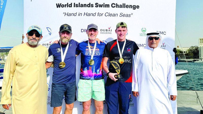 الامارات | شاب بريطاني يسبح حول جزر العالم في دبي لمسافة 27 كلم