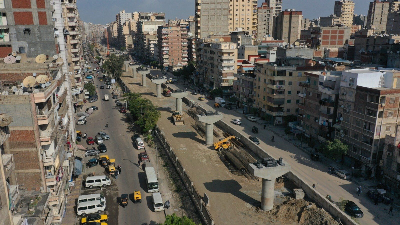 شاهد تركيب الكمرات للمرحلة الأولى من مترو الإسكندرية