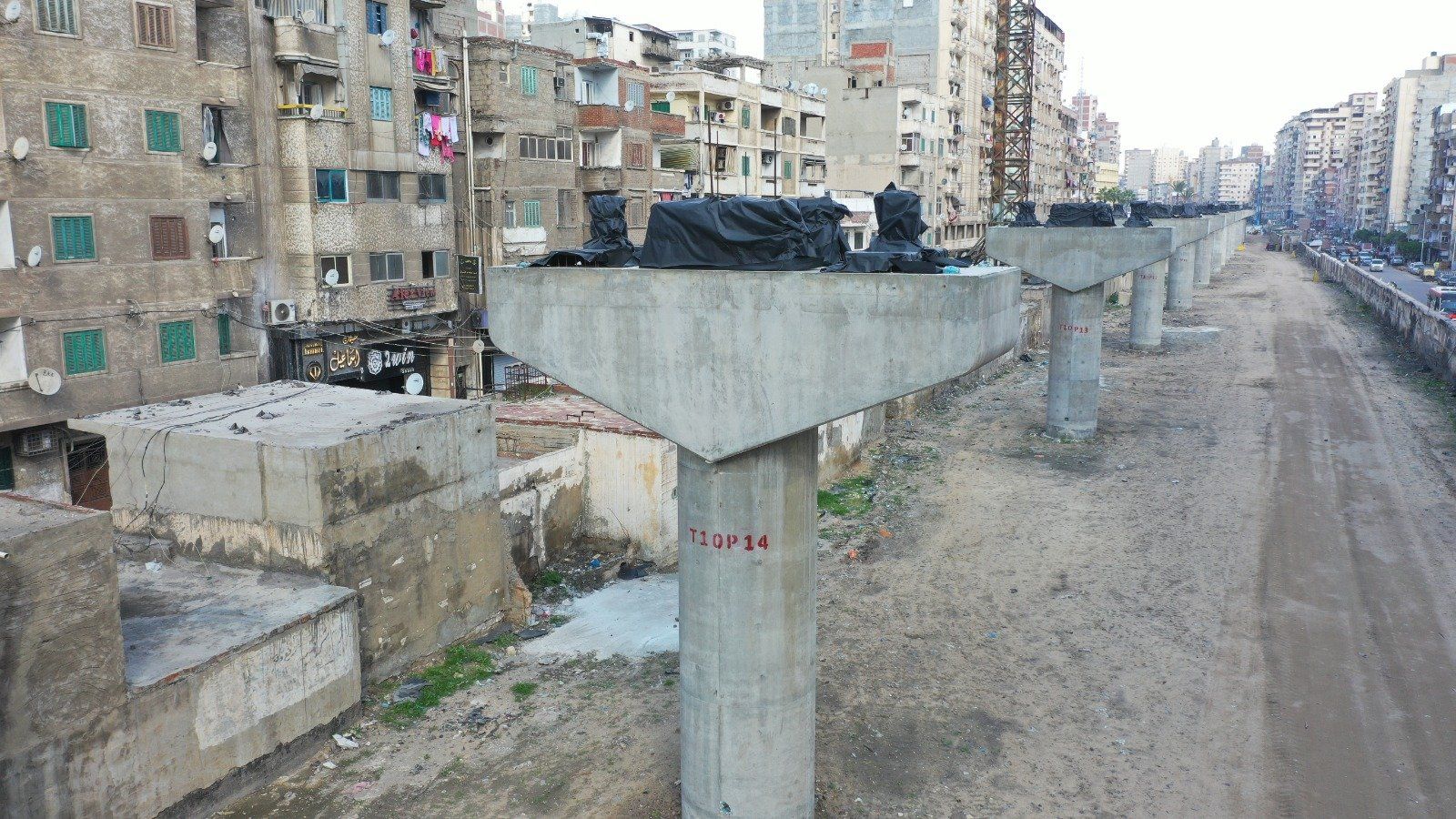 شاهد تركيب الكمرات للمرحلة الأولى من مترو الإسكندرية