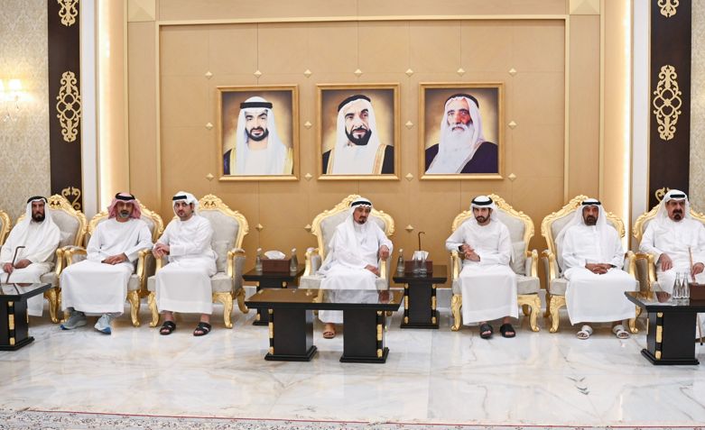 الامارات | حميد بن راشد يتقبّل تعازي حمدان بن محمد ومكتوم بن محمد في وفاة الشيخ سعيد بن راشد النعيمي