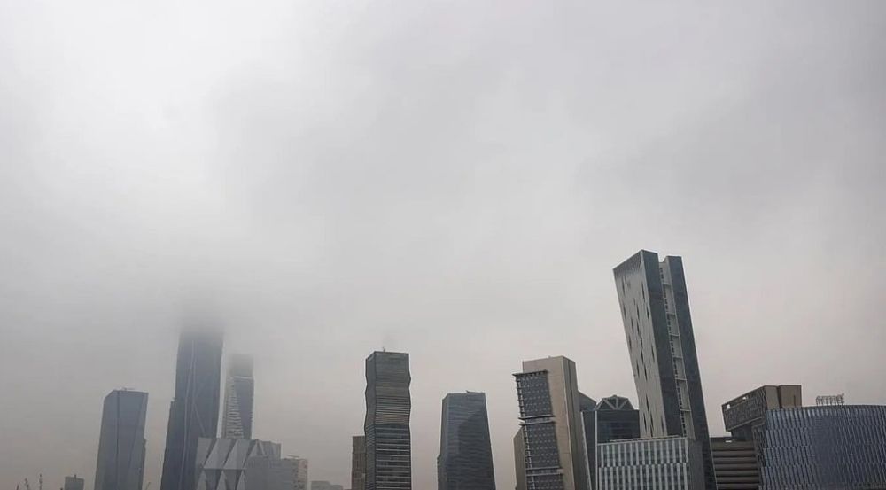 طقس الجمعة.. أتربة مثارة وتدني مدى الرؤية على أجزاء من 4 مناطق