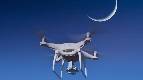 للمرة الأولى عالمياً.. استخدام الدرون والذكاء الاصطناعي في رصد هلال رمضان في الإمارات