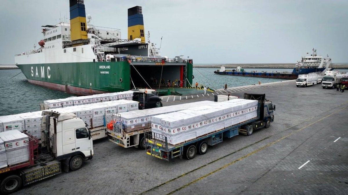 الخليج اليوم .. الإمارات تواصل دعم غزة بإبحار سفينة زايد الإنسانية 7 وتحمل 5820 طناً مساعدات غذائية