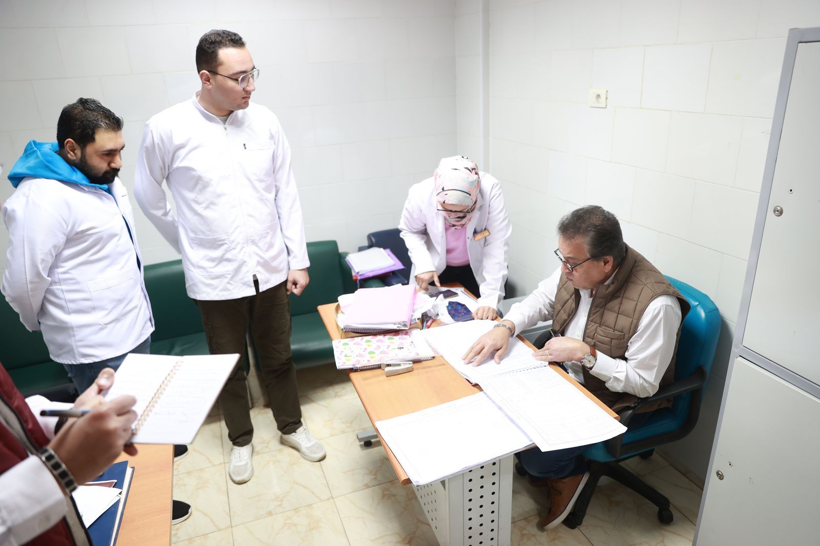 وزير الصحة يوجه بتحويل المتغيبين بمركزى طب أسرة بالأسمرات للتحقيق