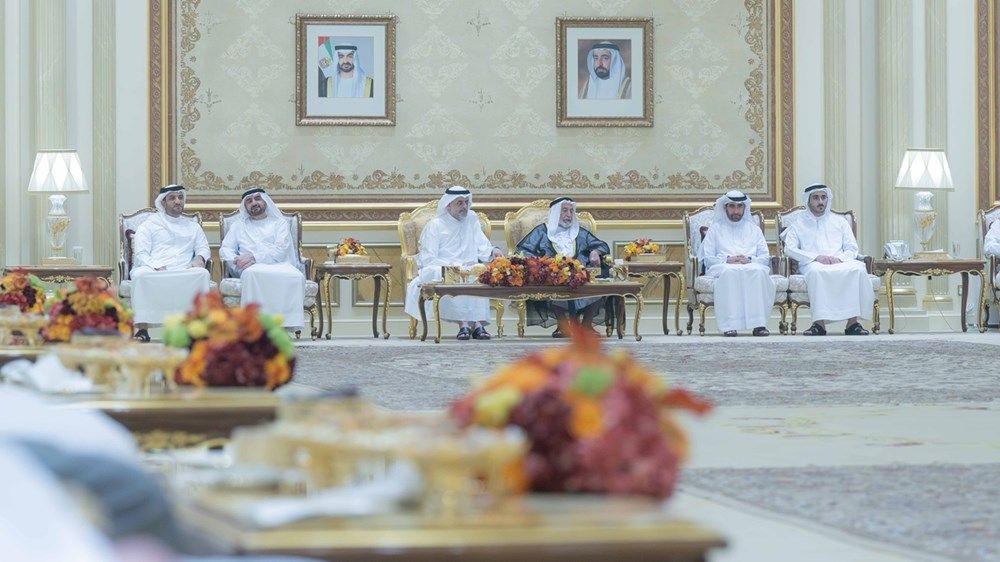 حاكم الشارقة يستقبل المهنئين بشهر رمضان المبارك في قصر البديع