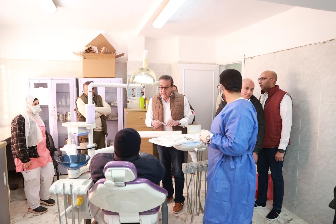 وزير الصحة يوجه بتحويل المتغيبين بمركزى طب أسرة بالأسمرات للتحقيق