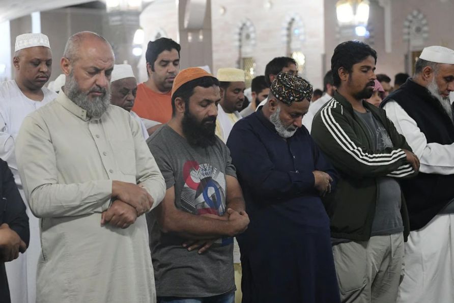 أجواء روحانية بالمسجد النبوى مع أولى ليالى التراويح فى رمضان (صور)