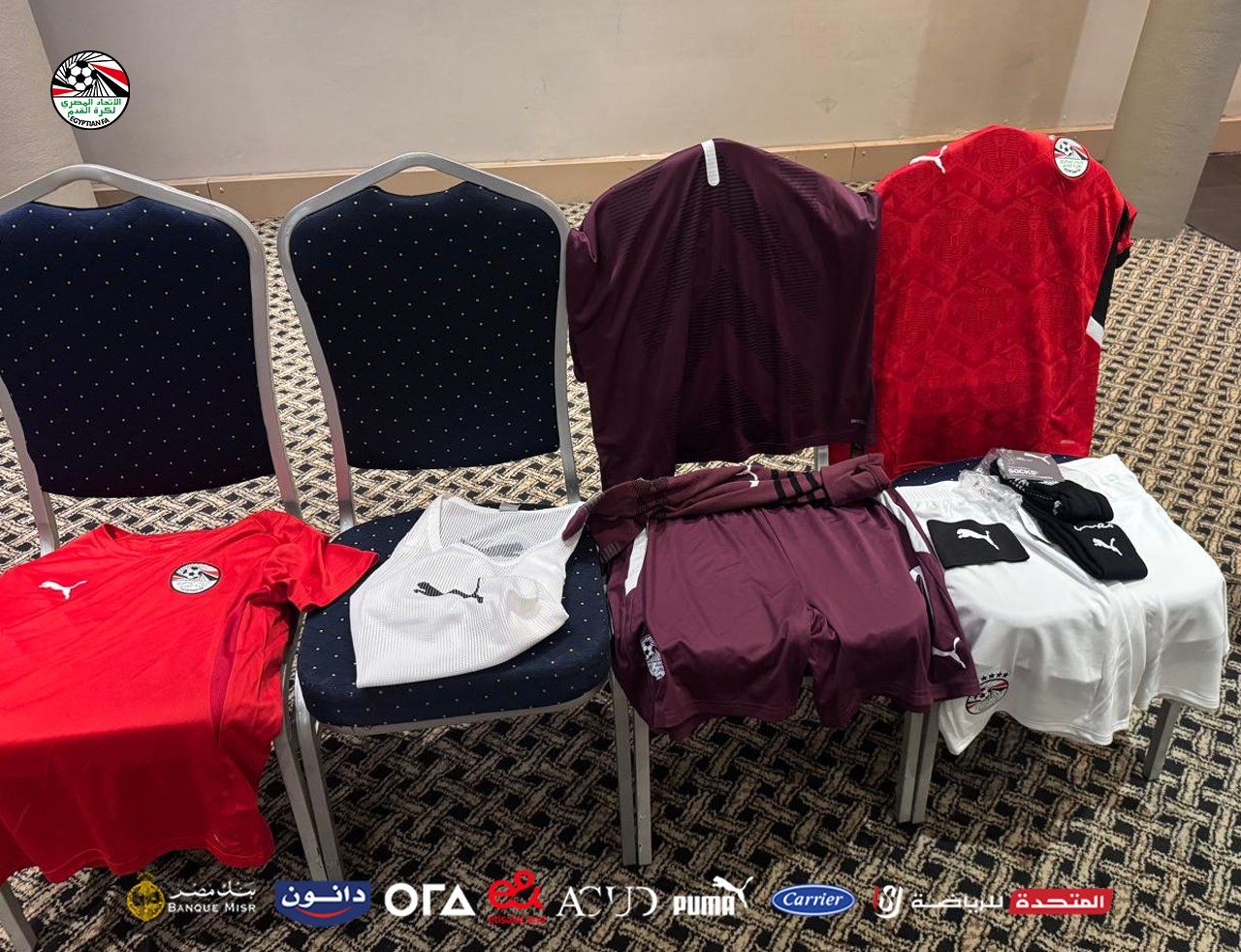 المنتخب الوطني للمحليين بزيه التقليدي أمام جنوب أفريقيا