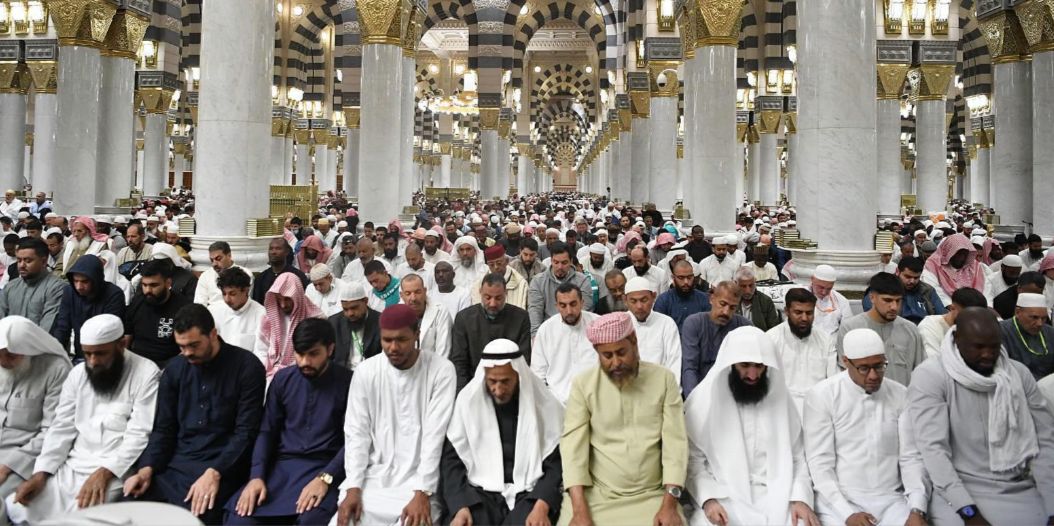 أجواء روحانية بالمسجد النبوى مع أولى ليالى التراويح فى رمضان (صور)