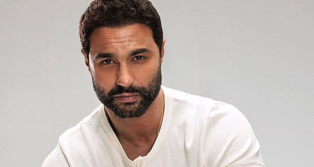 كريم فهمي بخطوة غير متوقعة: “الحب عيبنا”