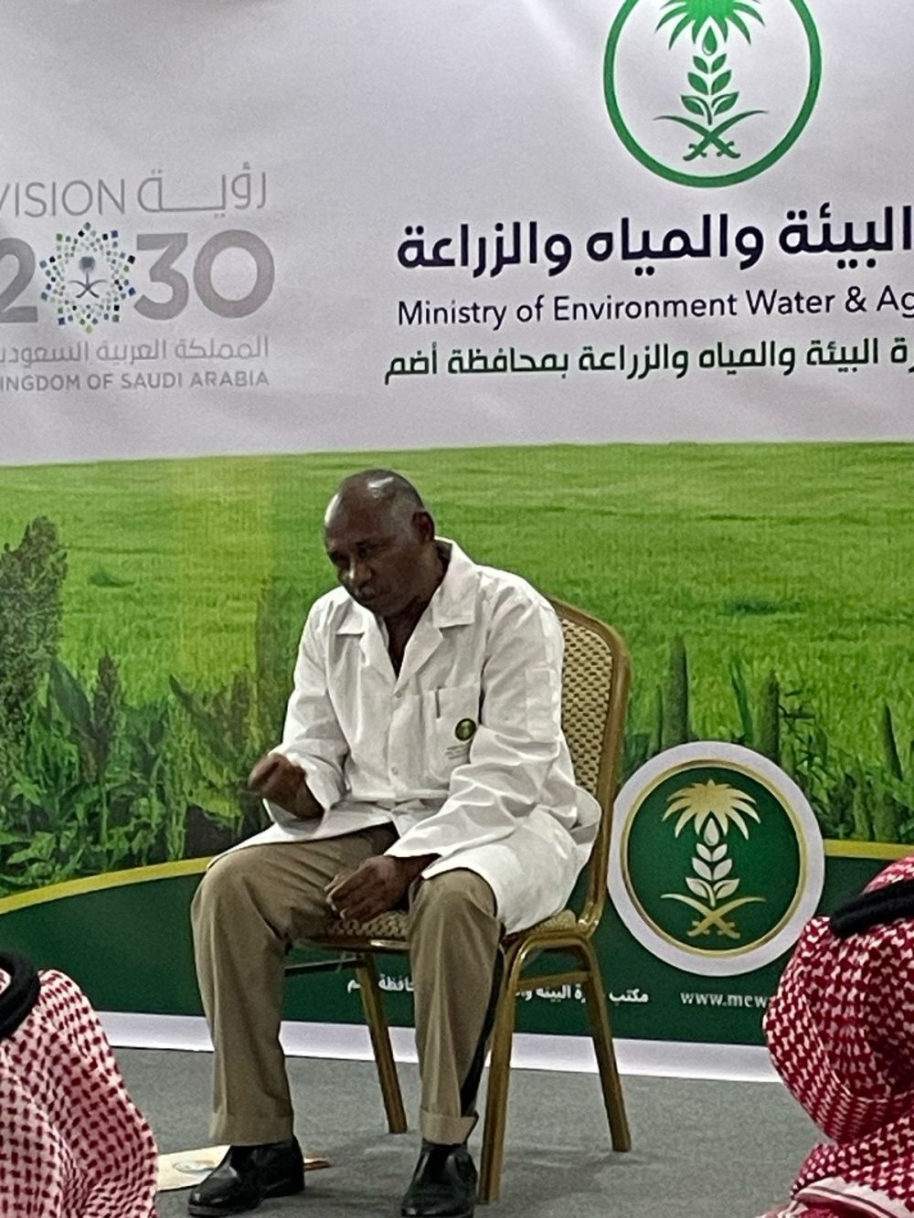 توعية وإرشاد.. "بيئة أضم" تعزز وقاية المزارعين من الأمراض الحيوانية