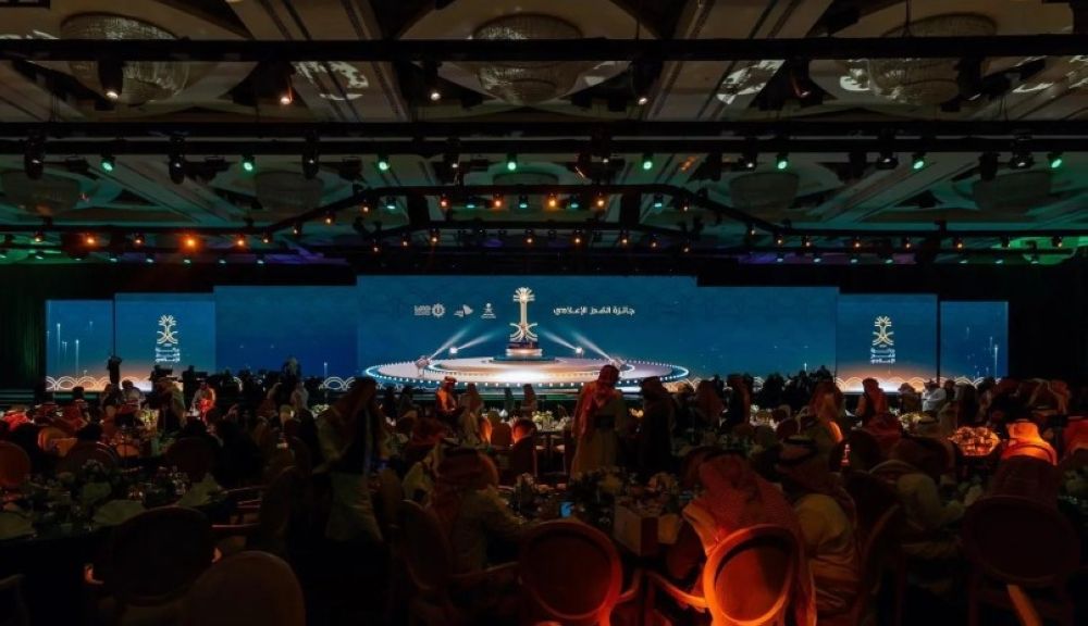 صور.. تفاصيل استعدادات حفل تكريم الفائزين بجائزة التميّز الإعلامي