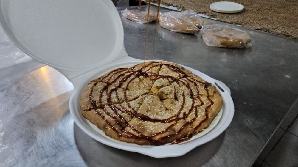 فيديو| كيف يُعيد ”الرامس“ إحياء تقاليد صناعة الخبز في العوامية؟