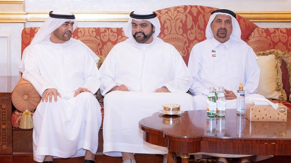 حمد الشرقي يستقبل المهنئين بشهر رمضان بحضور ولي عهد الفجيرة