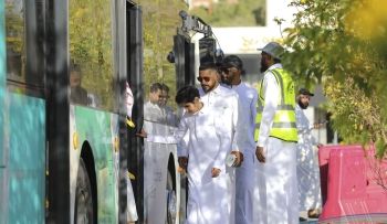 خدمة "وليطوفوا" للمعتمرين في رمضان.. اختر المطوف في 7 خطوات