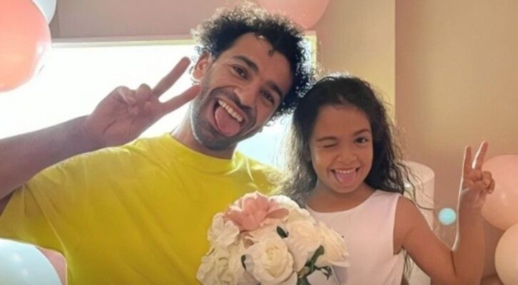 محمد صلاح يشارك لحظات خاصة مع إبنته مكة استعدادا لرمضان
