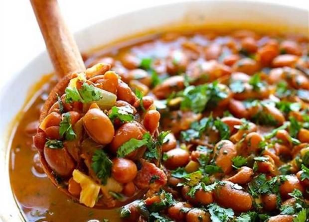 ماذا يحدث لجسمك عند تناول الفول يوميًا على السحور؟ أمر غير متوقع