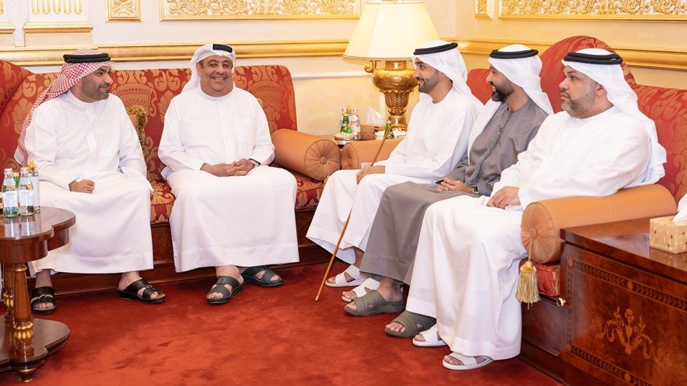 حمد الشرقي يستقبل المهنئين بشهر رمضان بحضور ولي عهد الفجيرة