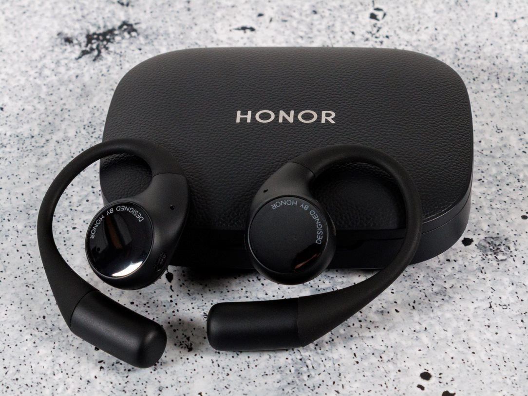 تكنولوجيا: #MWC25 هونر تكشف عن سماعات Honor Earbuds Open بتصميم مستوحى من القمر في MWC 2025