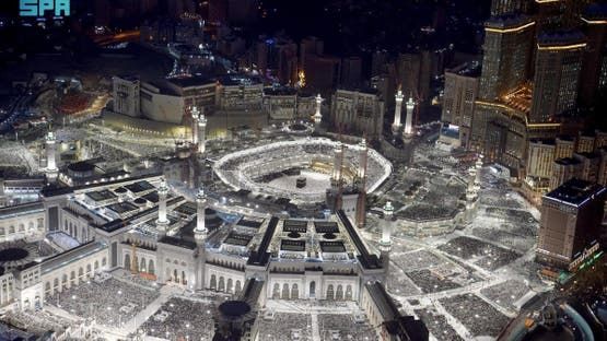 الخليج اليوم .. أكبر أنظمة التبريد في العالم تستقبل المصلين بالمسجد الحرام