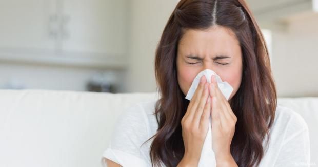 العطس المتكرر في الصباح والمساء.. ما سببه وكيفية علاجه؟