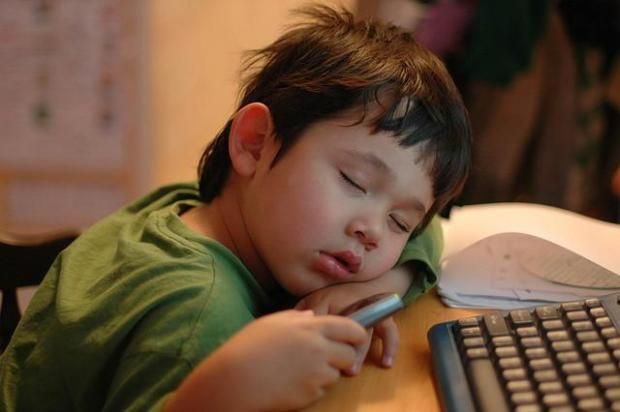 نصائح لنوم صحي للأطفال.. عشان أولادك يستريحوا