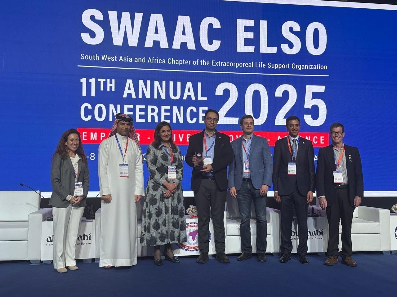 طب القاهرة ومستشفيات قصر العينى يحصدان جائزة التميز من منظمة ELSO