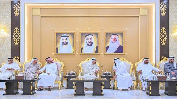 حاكم عجمان وولي عهده يستقبلان المهنئين بشهر رمضان المبارك