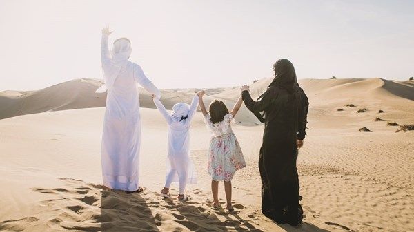 الأسرة والمجتمع.. القيم الراسخة في وجدان شباب دبي