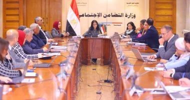 وزيرة التضامن تستعرض خدمات صندوق دعم الصناعات الريفية والبيئية