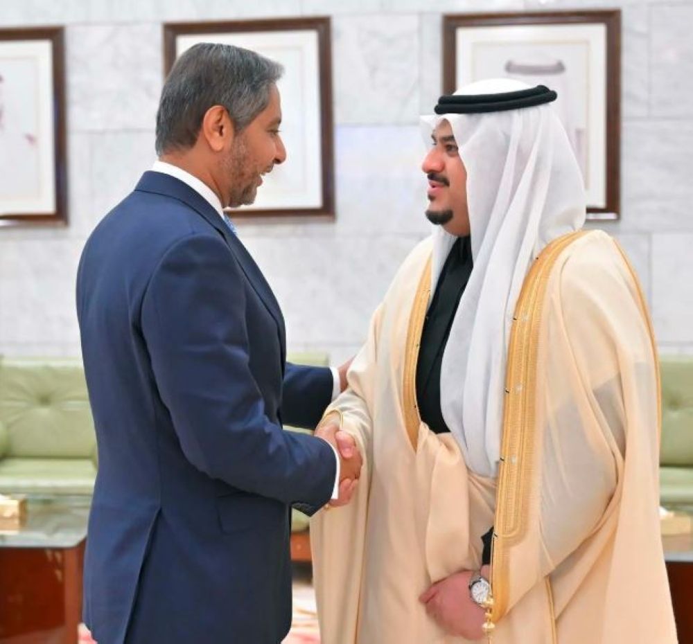 نيابة عن خادم الحرمين وولي العهد.. أمير الرياض يستقبل سفير جيبوتي ورؤساء المجموعات الجغرافية المعتمدين