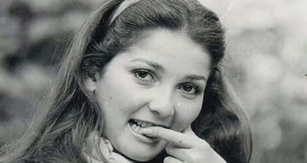 هجوم لاذع على آثار الحكيم: ادعاؤها يعيبها كفنانة!