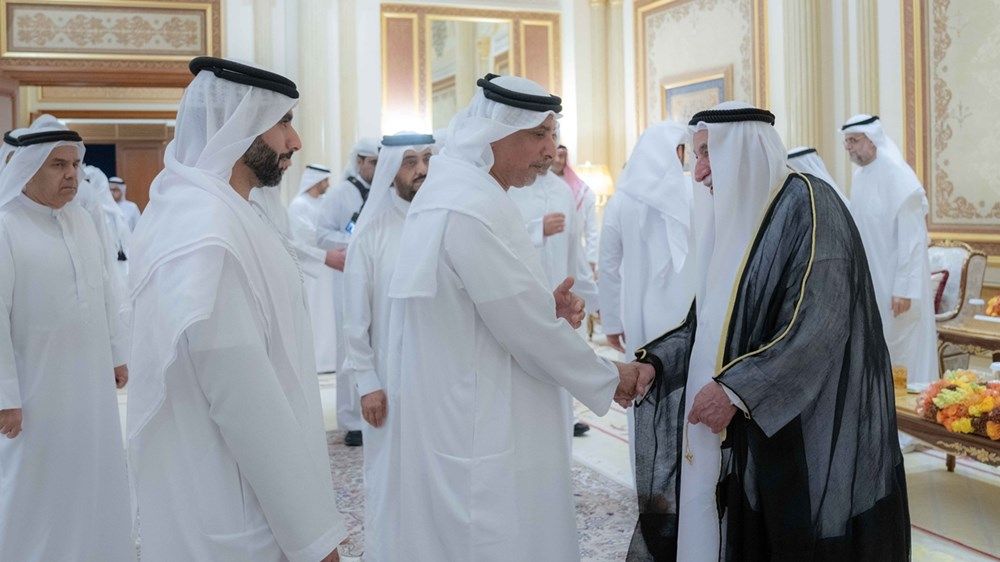 حاكم الشارقة يستقبل المهنئين بشهر رمضان المبارك في قصر البديع