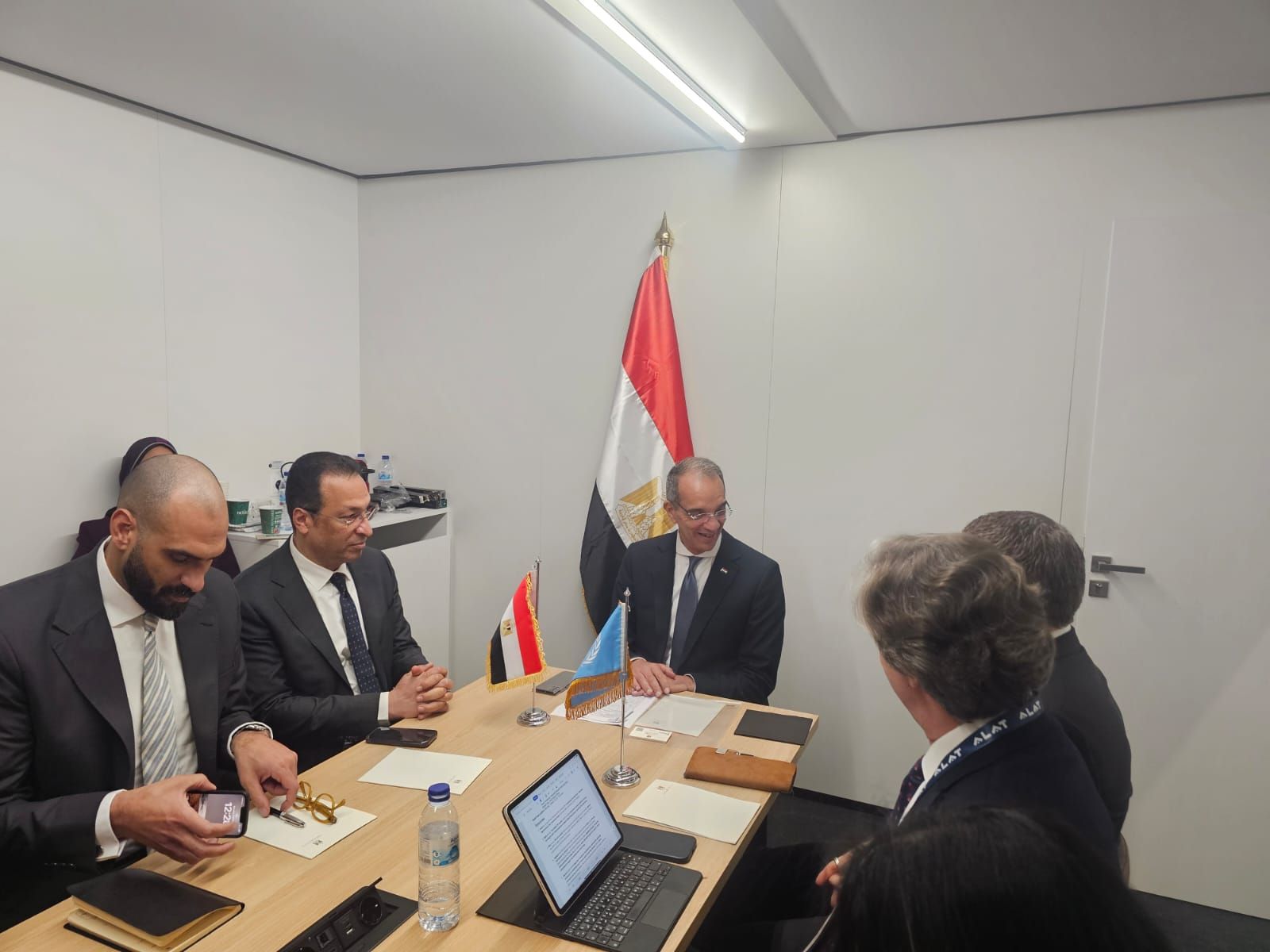 وزير الاتصالات يشارك فى الجلسة الافتتاحية للمؤتمر العالمي للهواتف