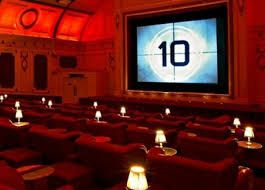 الامارات | هندي يقاضي سينما بسبب طول الإعلانات قبل الفيلم.. ويحصل على تعويض