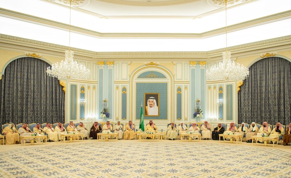 صور.. ولي العهد يستقبل المهنئين بشهر رمضان في قصر اليمامة بالرياض