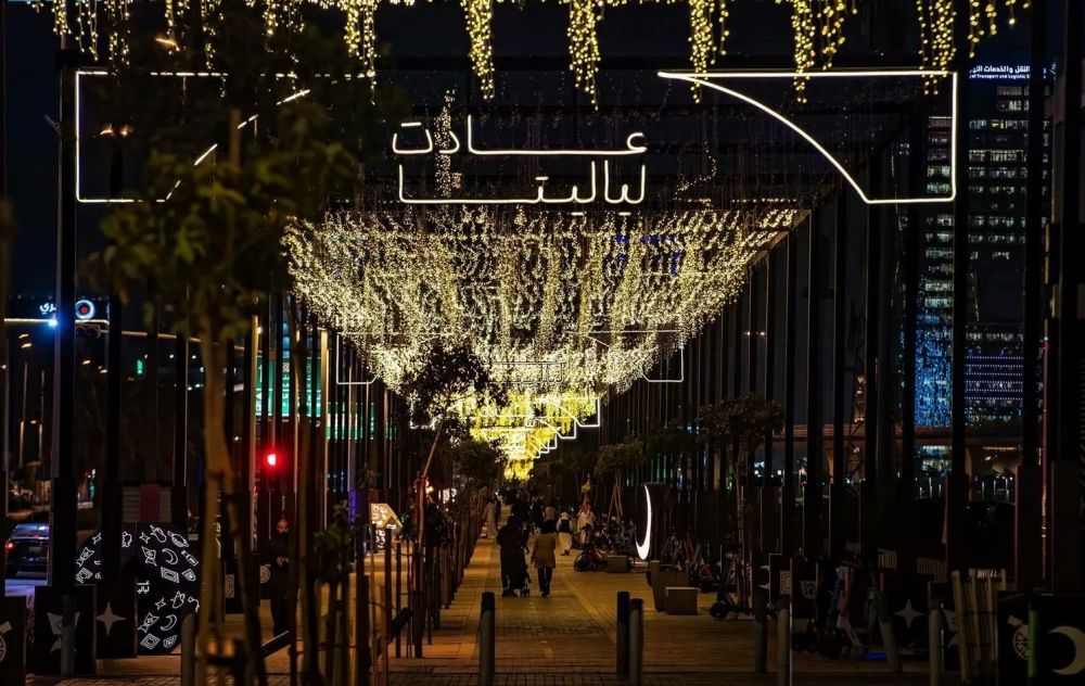 الزينة والفوانيس تملأ شوارع الرياض احتفالًا بأجواء شهر رمضان