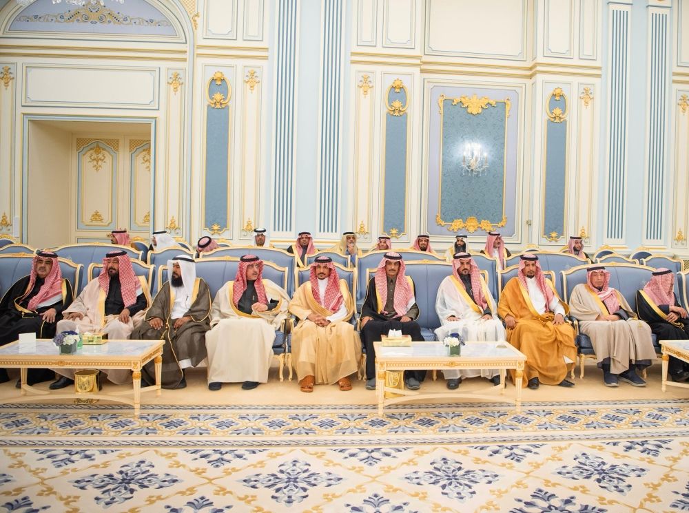 صور.. ولي العهد يستقبل المهنئين بشهر رمضان في قصر اليمامة بالرياض