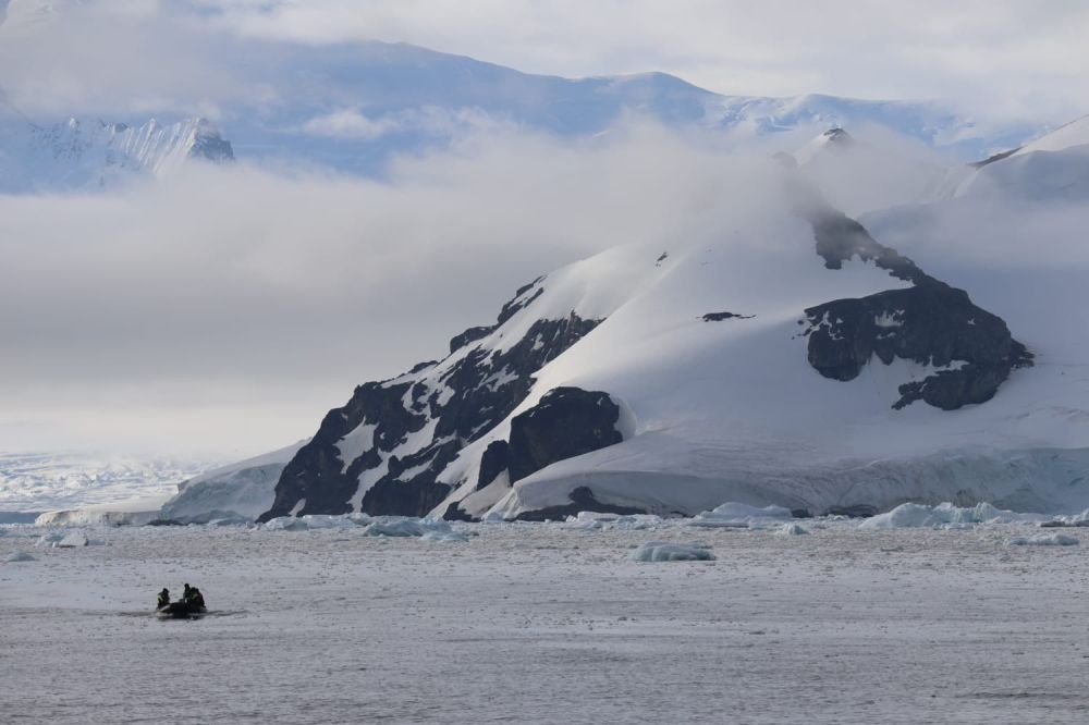 صور| أول بعثة علمية سعودية تشق طريقها بالقارة القطبية الجنوبية 